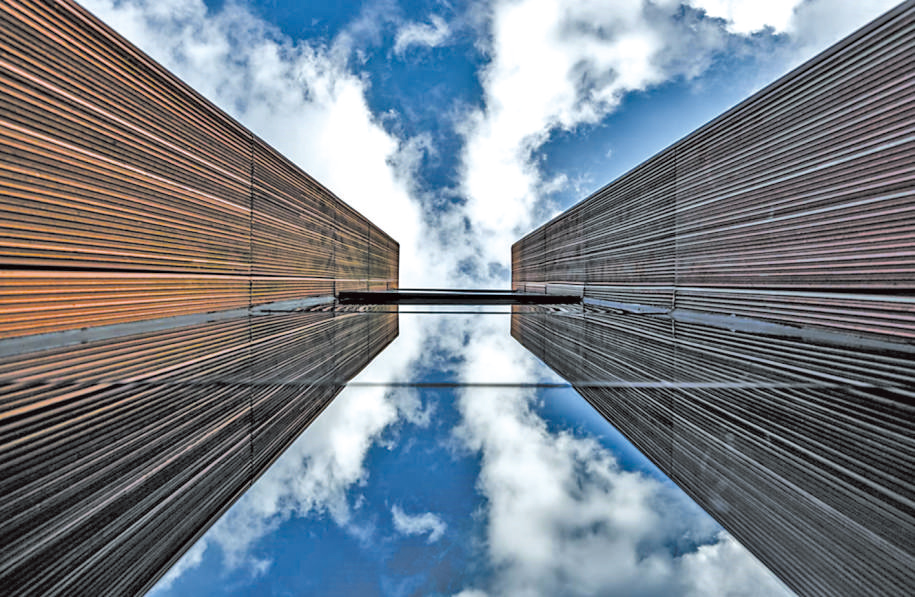 开放共享 今年9月,改造升级后的上海凝聚力工程博物馆开门迎客。博物馆大厅公共区域在功能提升、资源整合后,释放更多公共服务空间,带给市民更多新体验。 上海某餐厅法国籍厨师 迈克尔·温德林摄